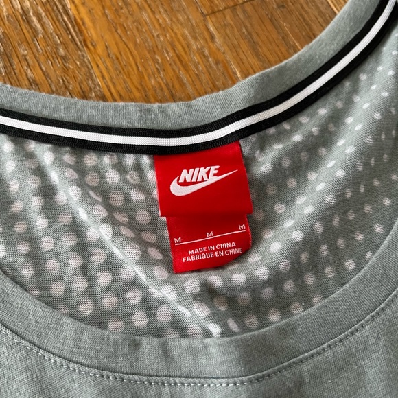 Nike T-shirt size M - Picture 4 of 5